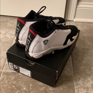 Air Jordan Retro 14 Black Toe. GS - 5.5Y. 7 WMNS